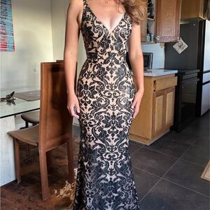 Dress the Population Black Lace Overlay Mermaid Prom Dress size 2